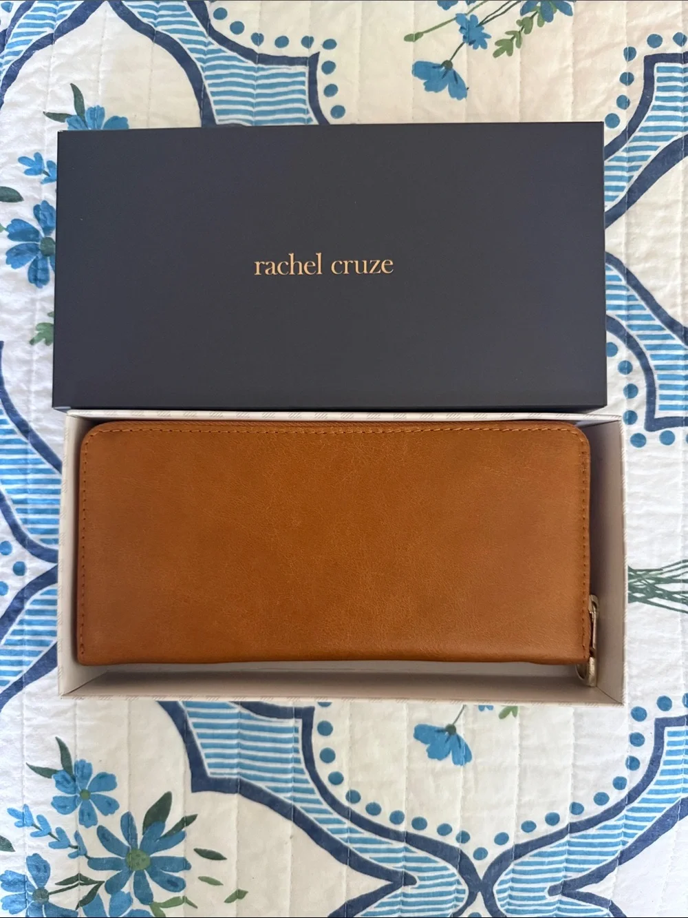 Women’s Zip-Around Wallet - Tan